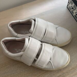 J Slides Womens Size 6.5 white Leather Adelynn Sneakers